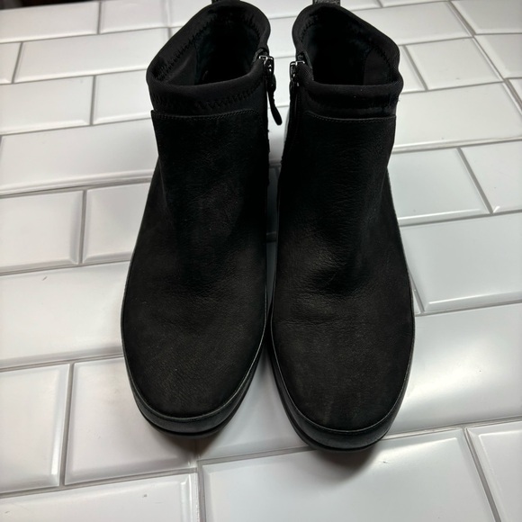 Nurture Vanica‎ Women's Black Leather Side Zipper Ankle Bootie Size 8.5M - Picture 8 of 12